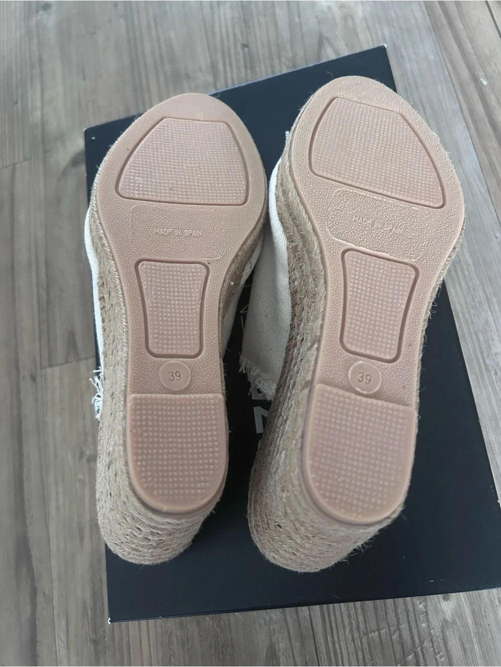 275 CENTRAL MILA WEDGE ESPADRILLE beige CRUDO. Size 39